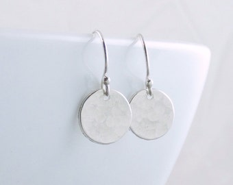 Silver Dot Earrings Petite Sterling Silver Earrings Minimal Earrings Circle Earrings Everyday Jewelry Xmas Gift For Wife Mom Girlfriend