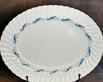 Servierschale aus Minton-Knochenporzellan. Muster „Downing“, hergestellt im August 1961 in England.