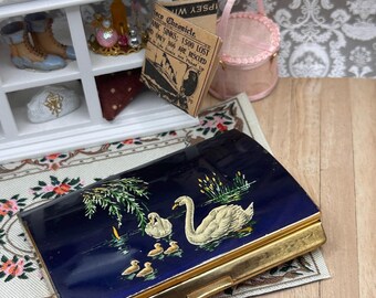 Porta-cigarros vintage Melissa com pintura à mão de família de cisnes em azul cobalto, 9 cm
