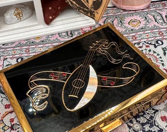 Polvera musical vintage – Guitarra de esmalte negro, incrustaciones de nácar – Estuche de tocador de los años 50