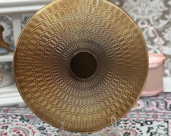 Kigu Powder Compact – Gold Tone Engine Turned Design – Vintage 1950s 1960s – Made in England