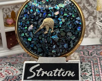 Estojo de pó compacto vintage Stratton Kiwi Bird em madrepérola | Estojo de pó compacto em mosaico de madrepérola | Lembrança da Nova Zelândia | 7,5 cm