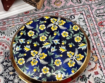 Polvos compactos convertibles Stratton, esmalte floral azul, espejo vintage de los años 50 con estuche, 7,5 cm.