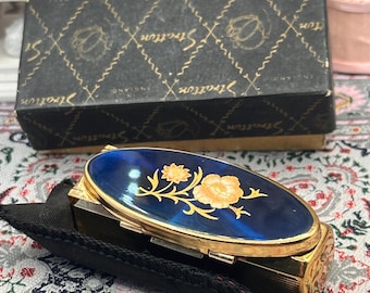 Espejo compacto vintage Stratton Lipview en caja: esmalte azul, diseño floral en tono dorado, fabricado en Inglaterra.