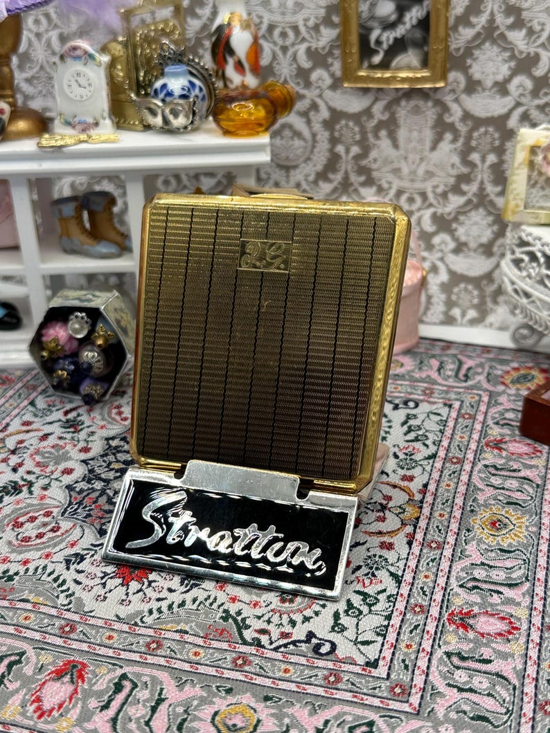 Stratton Square Solid Powder Compact Vintage Stratton Square Powder Compact | Gold Tone Stripes & Stars - Etsy