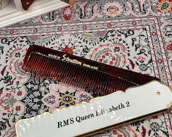 Stratton Folding Comb Queen Elizabeth 2 Souvenir, Gold Tone Engine Turned (10.5cm)