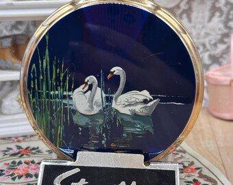 Estojo de pó compacto vintage Stratton Convertible dos anos 1950 – Azul cobalto com cisnes e juncos – 8 cm
