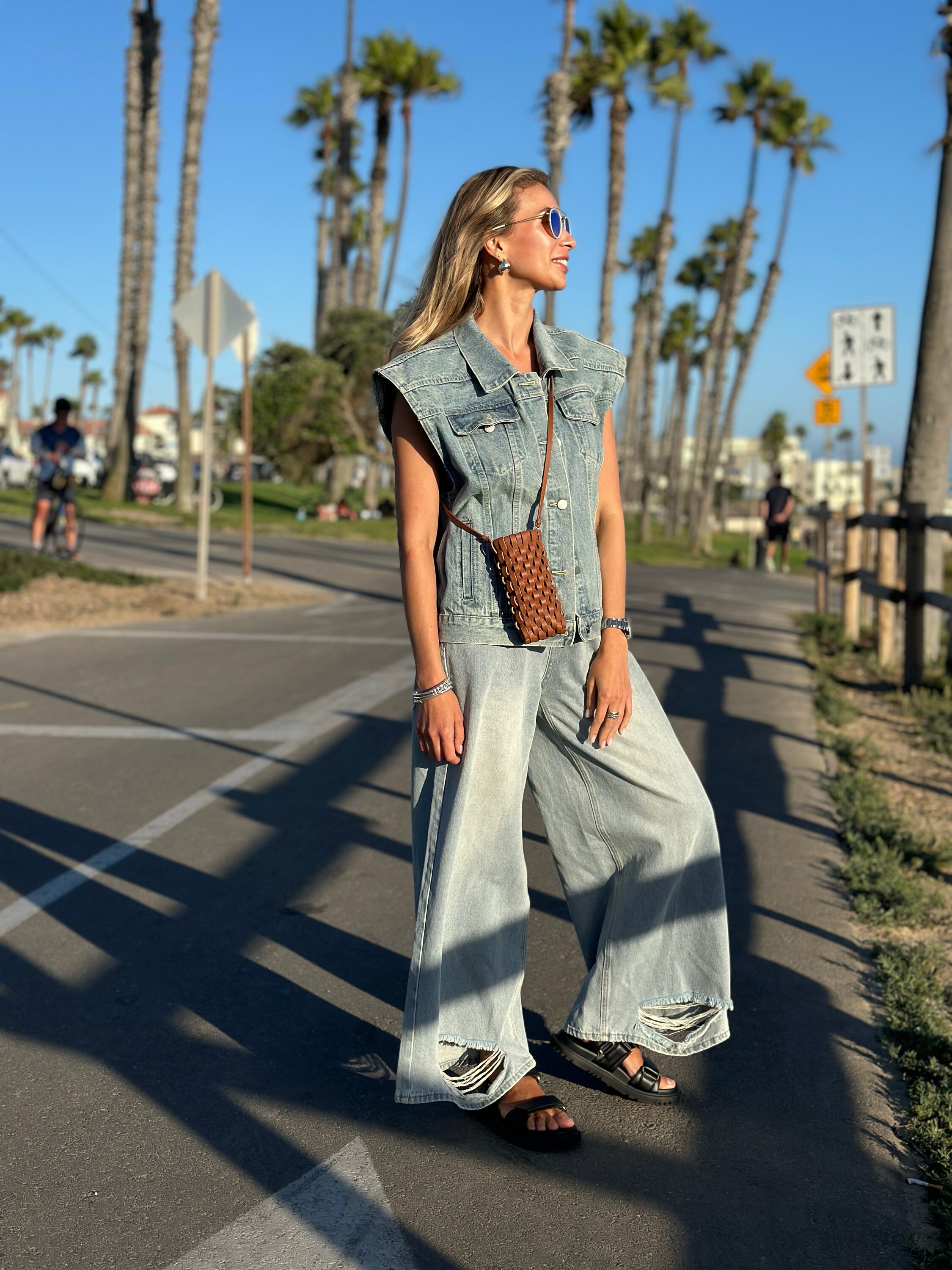 デニム×牛革 vest 7/8 nana Denim Vest. Vest Denim. Vest for Women. Relaxed Vest