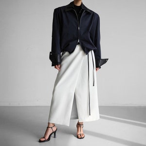 Wikkelrok. Rok voor dames. Witte rok. Midirok. Damesrok midi witte pakrok. Zomerse damesrok wit