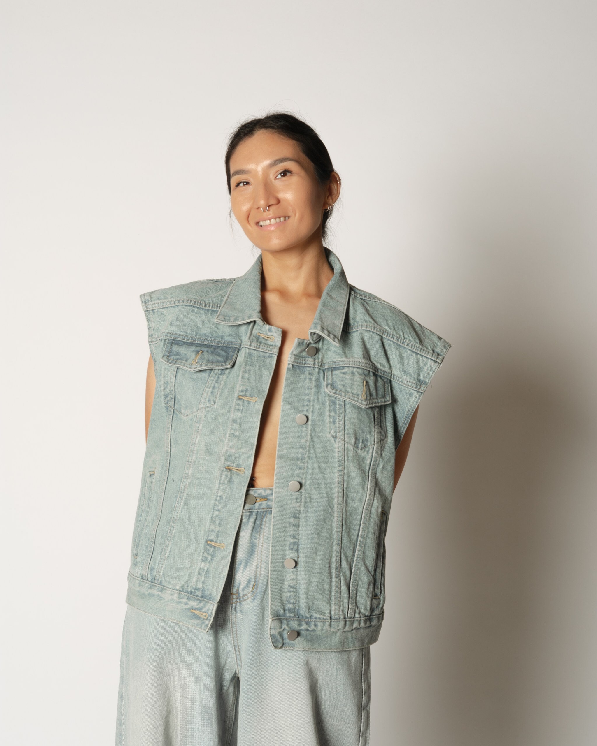 デニム×牛革 vest 7/8 nana Denim Vest. Vest Denim. Vest for Women. Relaxed Vest