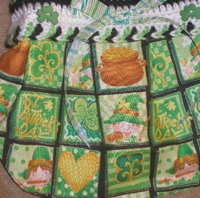 2 to 20 lb dogs-Boys matching sweater also available SHAMROCKS and LEPRECHAUNS Skirtter