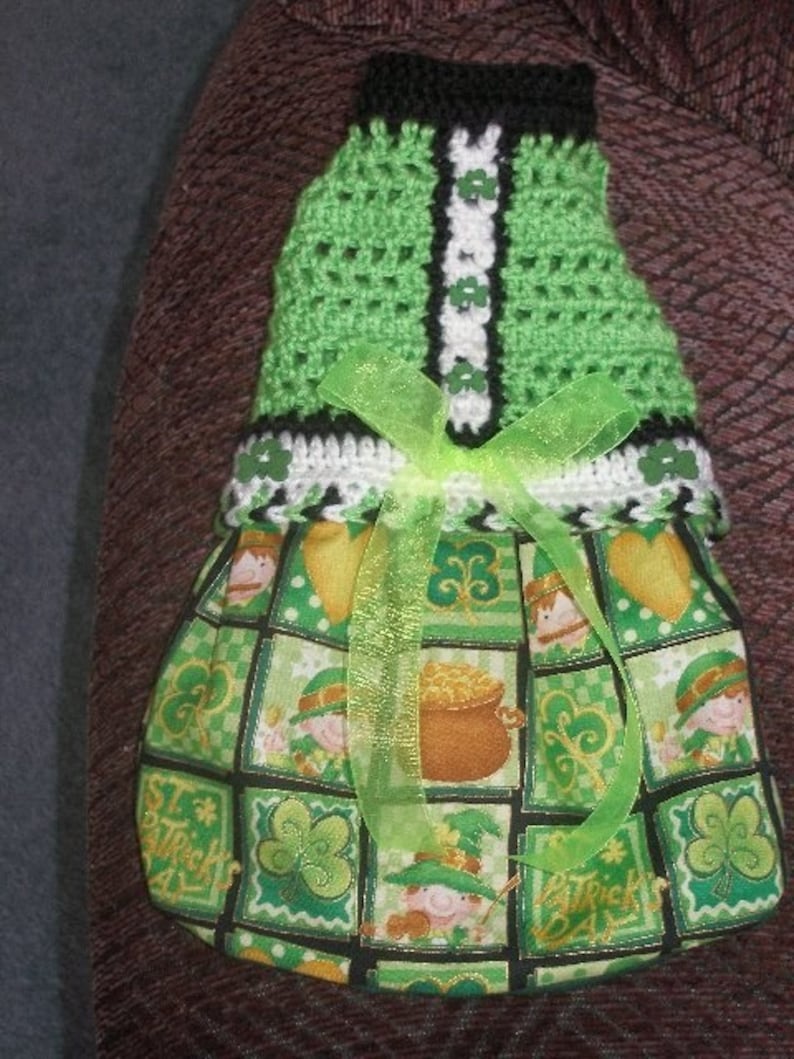 2 to 20 lb dogs-Boys matching sweater also available SHAMROCKS and LEPRECHAUNS Skirtter