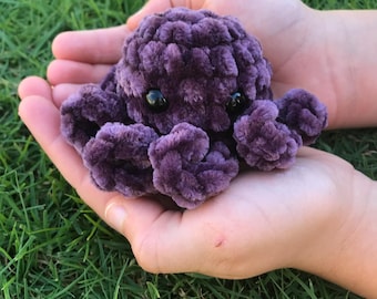 Mini Octopus Crochet Animal Plushie, Emotional Support Amigurumi Keychain Stuffy, Worry Pet Pocket Gift, Cute Handmade Baby Octo