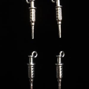 4 Silver Pewter Syringe Charms, Medical Charms, Nurse Charms, InjectionCharms  (qb136)