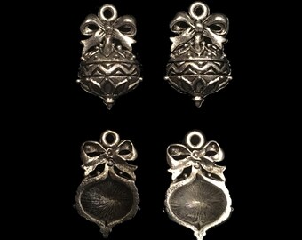 4 Encantos de ornamento de Navidad de plata (qb191)