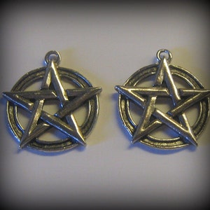 4 Silver Pewter Large Pentagram Charmsas (qb83)
