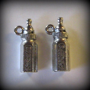 4 Silver Pewter Baby Bottle Charms (qb16)