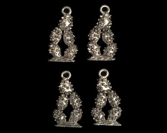 4 Silver Cactus Charms (qb210)