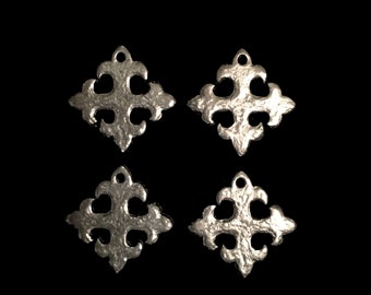 4 Silver Celtic Cross Charms (qb53)