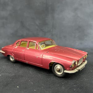 Jaguar Mark X Saloon 238, Vintage Corgi Toys ok. 1967, Kryształowe reflektory