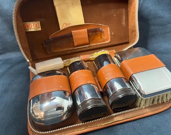 Vintage Two-Tix Shaving / Men’s Grooming Set in leather pouch