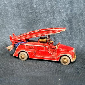 Vintage Lesney Dennis Feuerwehrauto No 9, Vintage-Spielzeug aus den 1950er Jahren, Lesney Cars