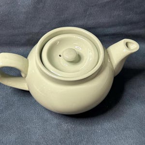Verglaasd steengoed Dudson Brothers Ltd, lichtgroene theepot, effen groene kleine theepot voor één