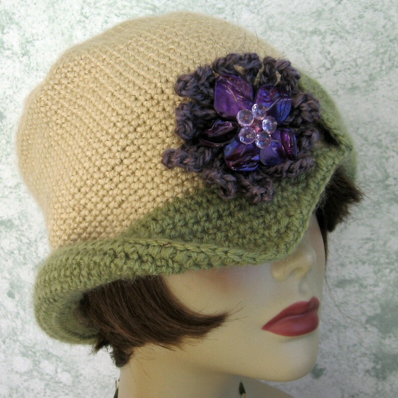 Womens Crochet Hat Pattern Cloche With Contrasting Split Brim And Yarn Brooch Trim Womens Chemo Hat Instant Download Head Size 21 23 Inch image 2