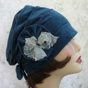 Dameshoedpatroon flapper stijl cloche met strik en bloemenrand Stijlvol naaien hoedpatroon mist Chemo-hoedpatroon direct downloaden