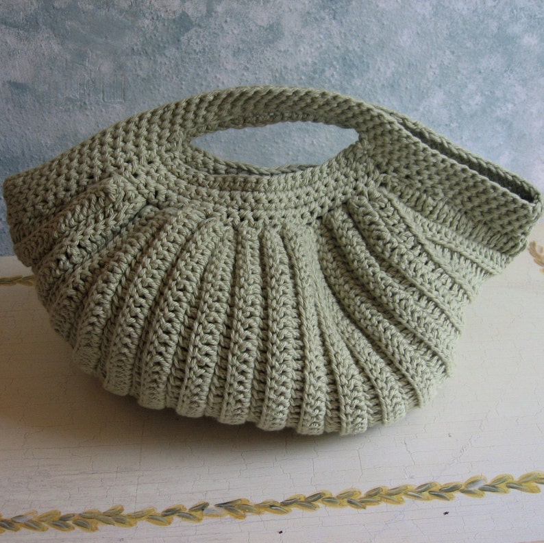 Crochet Purse Pattern Pleated Clam Shell Shape With Flower Trim PDF Easy To Make Instant Download image 4