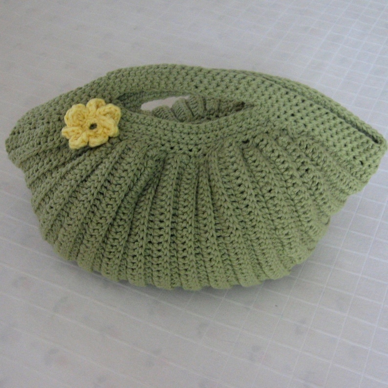 Crochet Purse Pattern Pleated Clam Shell Shape With Flower Trim PDF Easy To Make Instant Download image 3