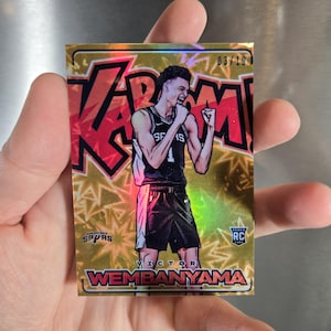 Aimant ou autocollant Victor Wembanyama, Kaboom Gold Rookie, carte holographique inversée, carte de basket-ball faite maison, idéale pour les cadeaux