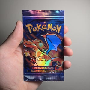 Lot de boosters d'aimants ou d'autocollants Pokémon Art 1re édition, jeu de base holo inversé, Pokémon pas réel fait maison, idéal pour les cadeaux et les cadeaux