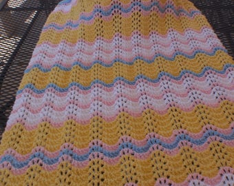 Colorful knitted baby blanket/gender neutral baby blanket/unisex/yellow/pink/blue/white baby girl gift/baby boy gift/baby shower gift/car