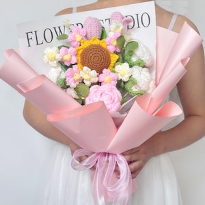 Handgefertigter Häkelblumenstrauß, fertiger Strauß, Häkelblumenstrauß, Sonnenblume / Rose / Tulpe / Nelke, Muttertag / Geburtstag / Abschlussgeschenk für sie