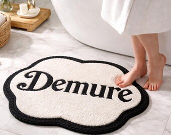Demure White バスラグ：柔らかく、吸水性があり、洗濯機で洗えます