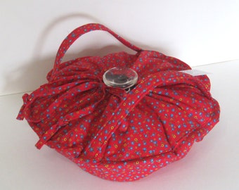 Casserole Carrier , Round or Square Dish, Country Red Flowers, Food Carrier, Insulated, Hot or Cold Foods, Bridal Gift, Mothers Day Gift
