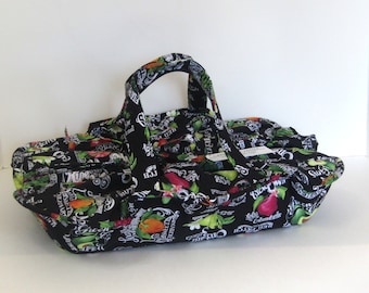 Casserole Carrier / Extra Large / Labels on NAVY / Insulated / Pampered Chef Carrier / Paula Deen Dish Carrier / Bridal Gift /Mothers Day