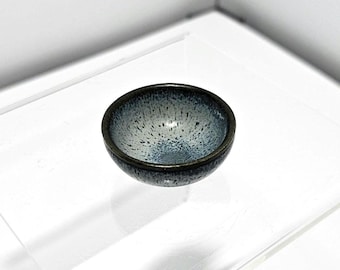 Carl-Harry Stålhane Miniatyrskål: Rörstrands fläckiga glasyrkeramik
