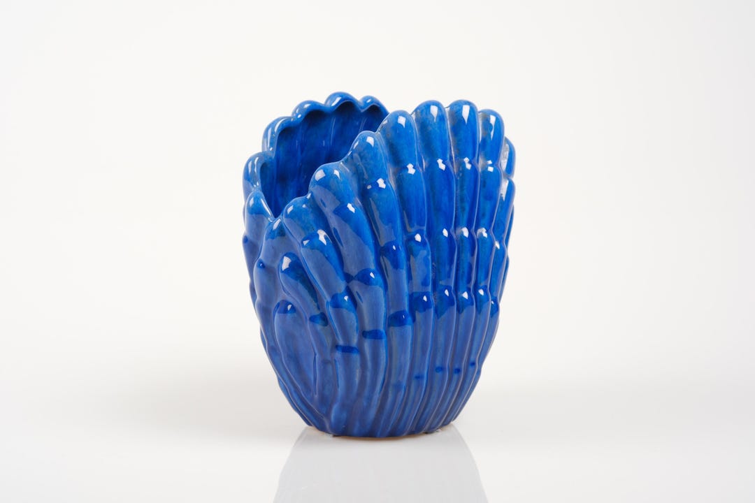 Vicke Lindstrand Shell Vase: Upsala Ekeby, 1940s Swedish Pottery