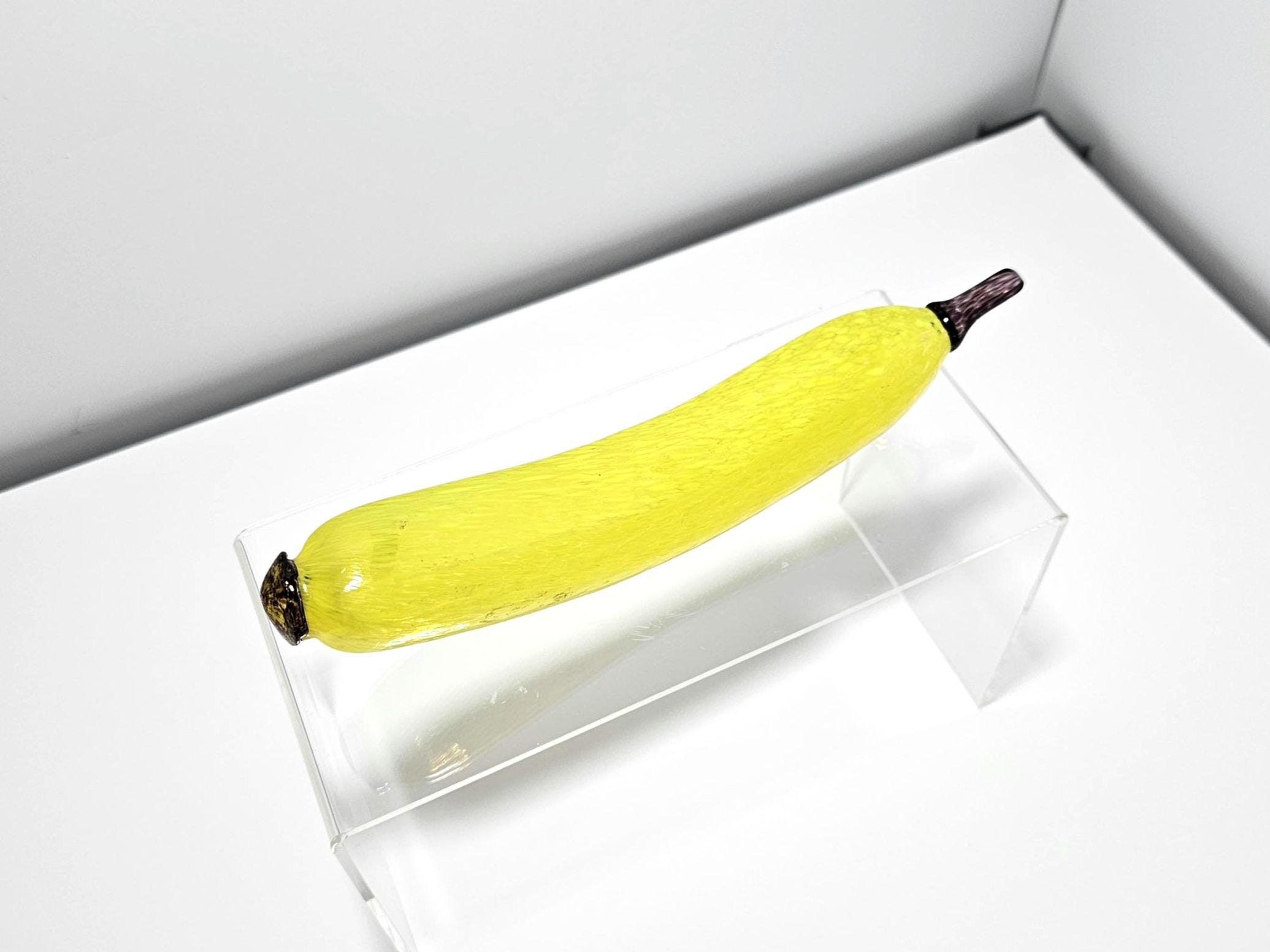 Kosta Boda Frutteria Banana: Vintage Scandinavian Glass Art