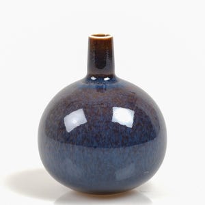 Vaso Carl-Harry Stålhane Rörstrand: Grés escandinavo com esmalte azul manchado