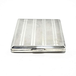 Estuche para cigarrillos CG Hallberg, Estocolmo, Suecia, década de 1950, diseño moderno sueco, arte escandinavo en metal, interior dorado plateado