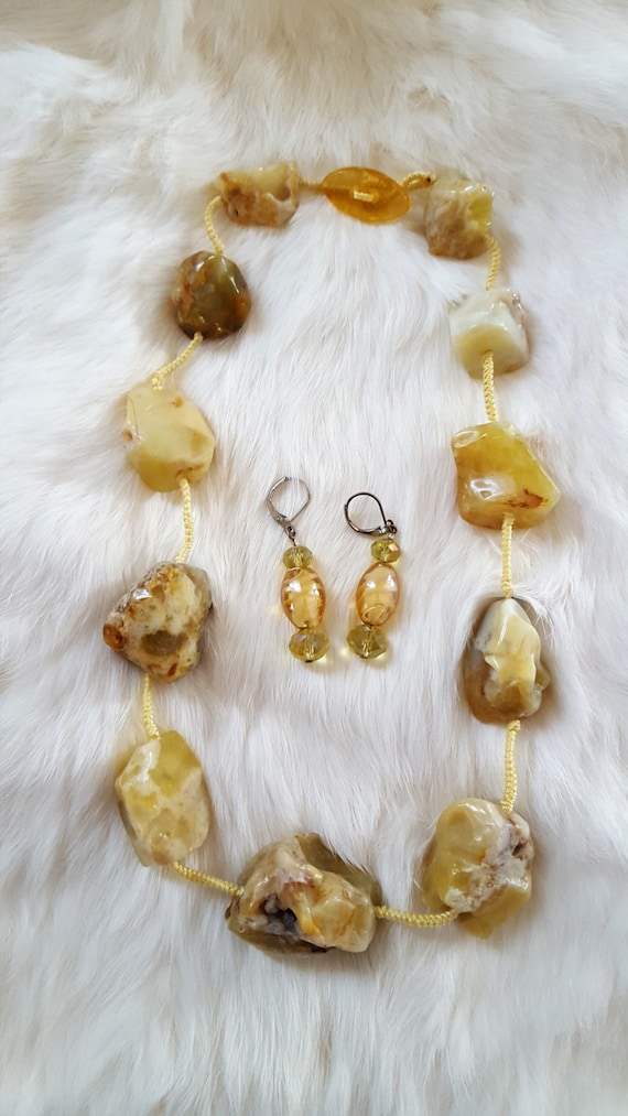 yellow agate necklace