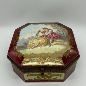Antique Large French Sevres Style &quot;Chateau Des Tuileries&quot; Hand-Painted Porcelain Trinket Jewellery Box, Signed.