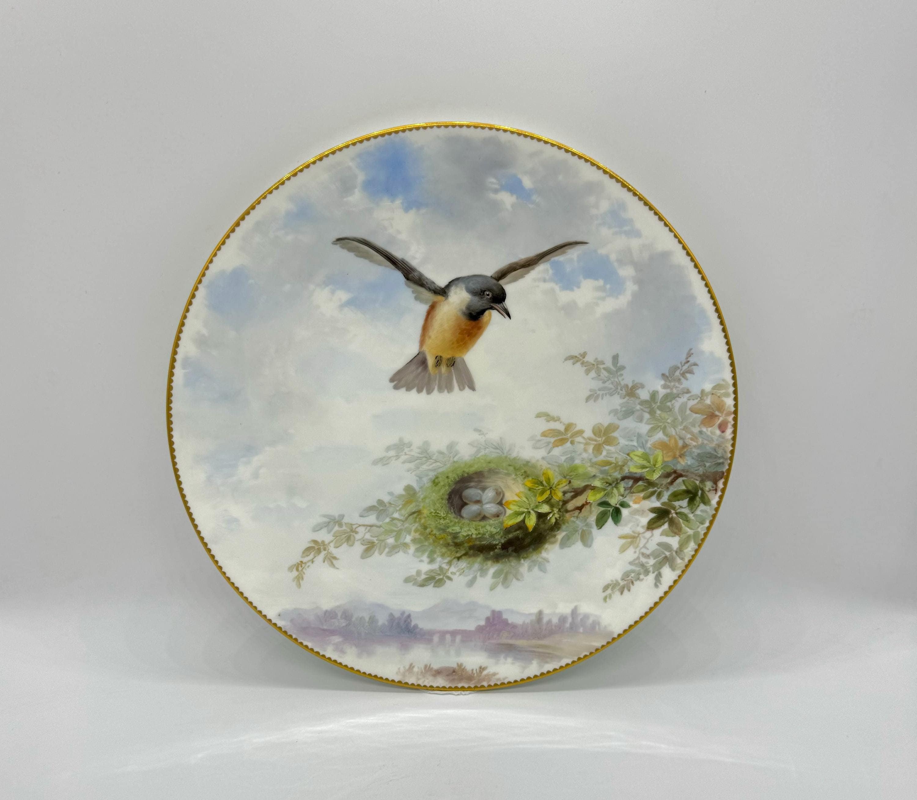 Piatto In Porcellana Con Uccellini E Decorazioni Oro - Elegante E Raffinato Per Tavola