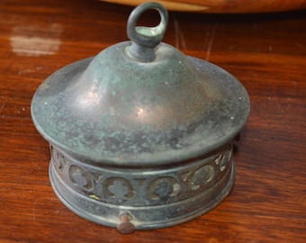Iluminación antigua vintage Lámpara de galería de latón con cardenillo ornamentado con patrón recortado de cuatrifolio de 11 cm de diámetro