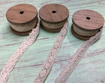 Antique Cream and White Lace on Wooden Spool, 1&quot; - 1 1/4&quot; Lace 9.8Ft Roll, Great for Gift Wrapping, Wreaths, Decorations and Bows
