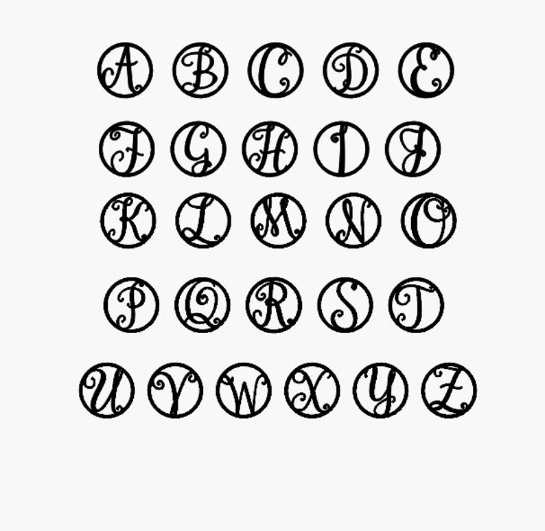 K&ouml;nnte beinhalten: Eine Sammlung von sechsundzwanzig schwarzen kreisf&ouml;rmigen Ornamenten, die jeweils einen Gro&szlig;buchstaben des Alphabets von A bis Z in einer dekorativen Schreibschrift zeigen. Die Buchstaben sind in d&uuml;nnen schwarzen Kreisen zentriert.