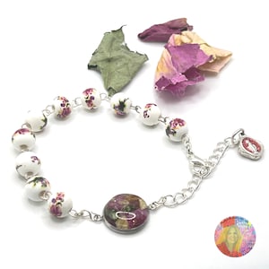 Memorial Rosary Bracelet, White Beads & YOUR dried flower Petals, Miraculous Mary Medal, Chaplet Bracelet, Rosary Bracelet, Catholic Jewelry